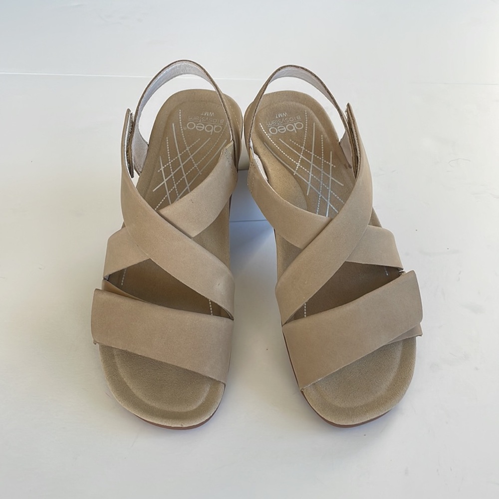 Like New Abeo Biosystem Nude Nubuck Size 7 US - Picture 1 of 12